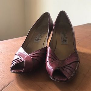 1960’s red leather peep toe pumps